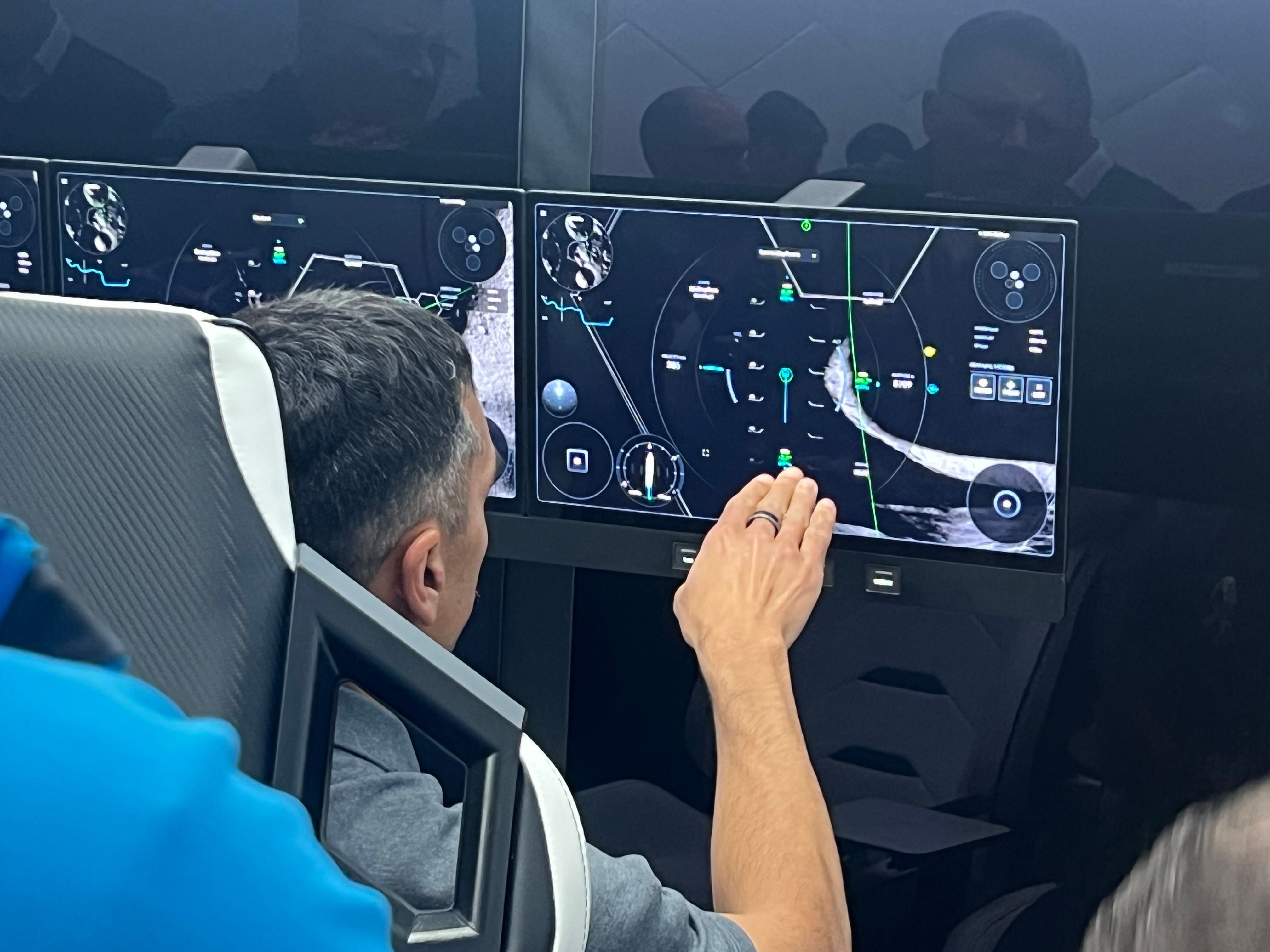 SpaceX - Starship Crew Displays UI/UX